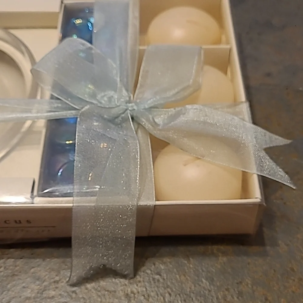 Pier 1 Imports Floating Candle Gift Set